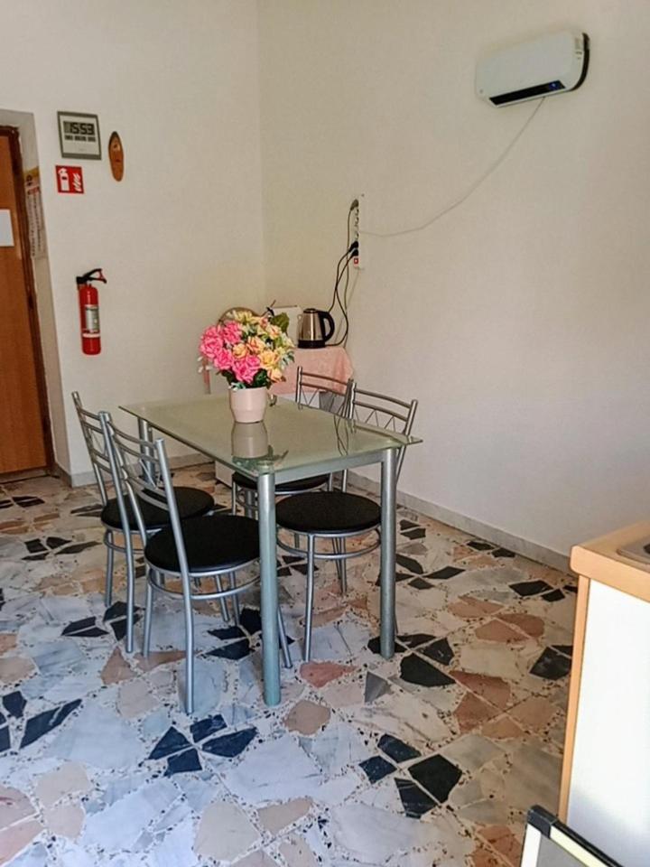Quedar-Se A L'Alguer Apartment Bagian luar foto