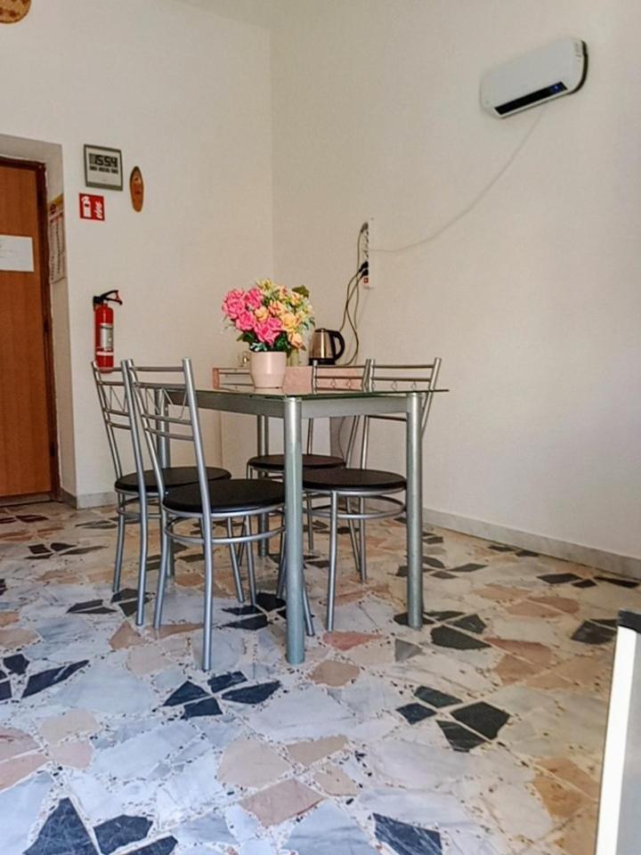 Quedar-Se A L'Alguer Apartment Bagian luar foto